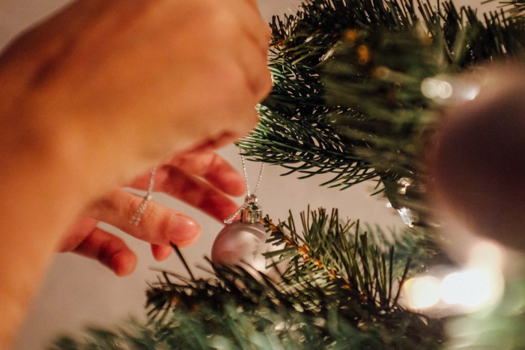 10 Budget Friendly Christmas Decorating Tips 1